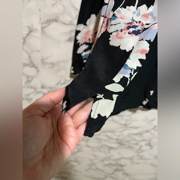 Joie Black Michi Floral-print Silk Blouse - Picture 10 of 12